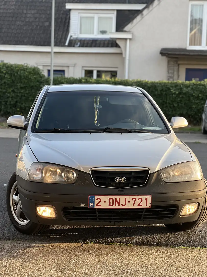 Hyundai ELANTRA 1.6i GLS - 1