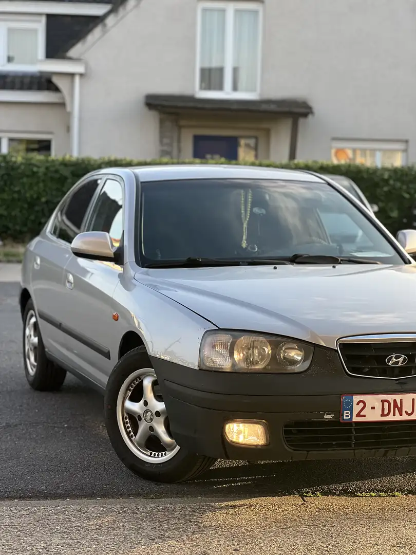 Hyundai ELANTRA 1.6i GLS - 2
