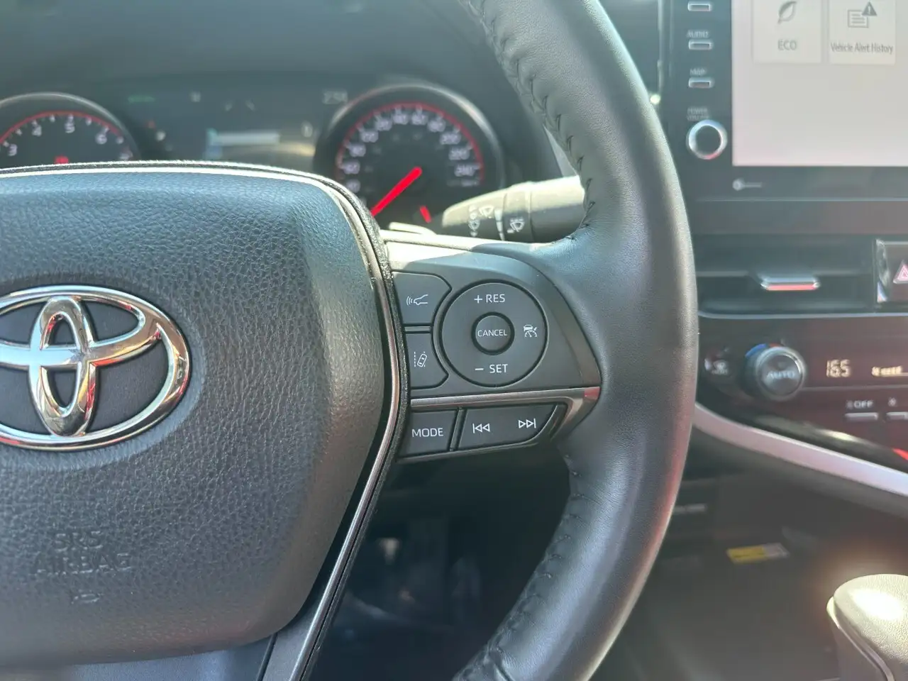 Toyota Camry снимка Toyota Camry