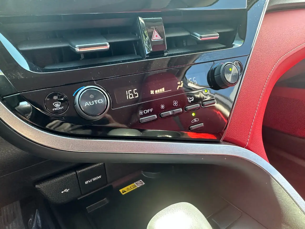 Toyota Camry снимка Toyota Camry