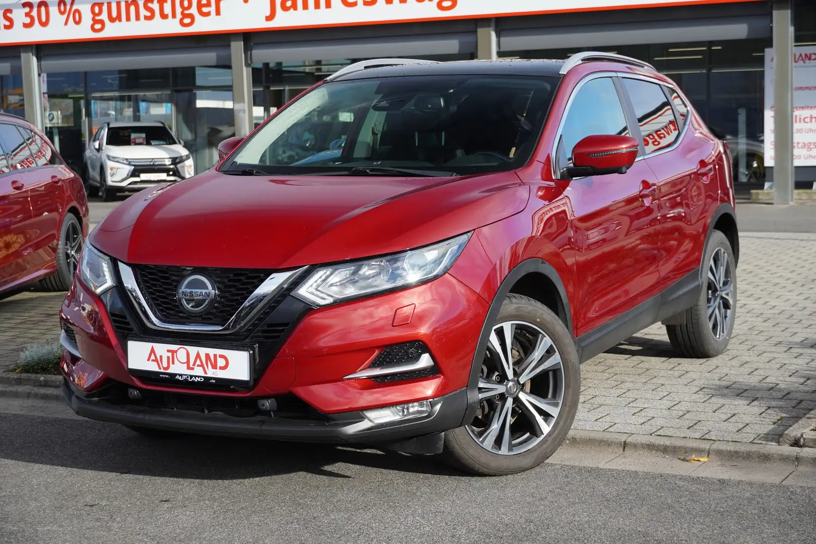 Nissan Qashqai 1.6 dCi N-Connecta Klimaaut. Kamera AHK Rot - 2