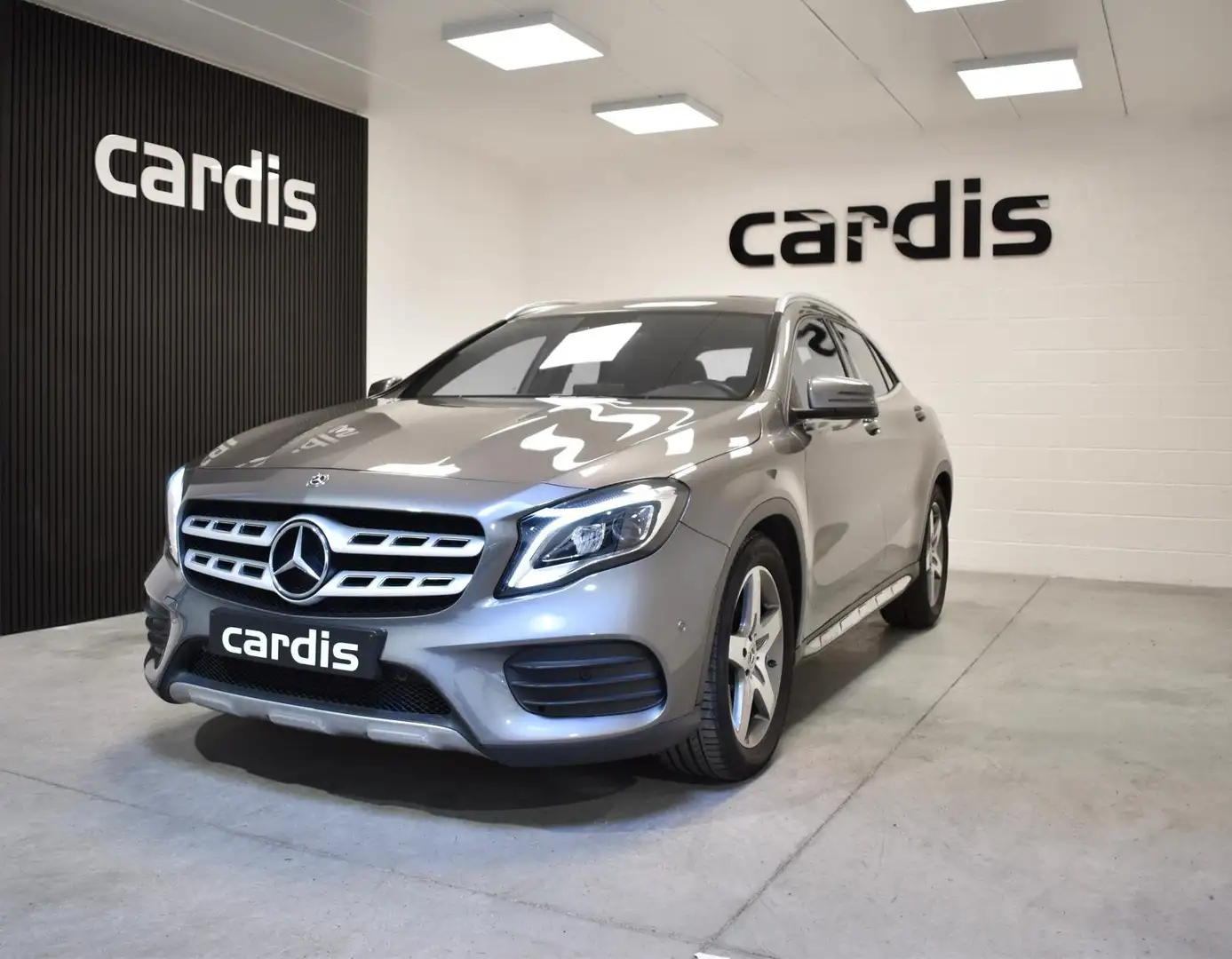 Mercedes-Benz GLA 180 Business Solution AMG (EU6.2) Gris - 1