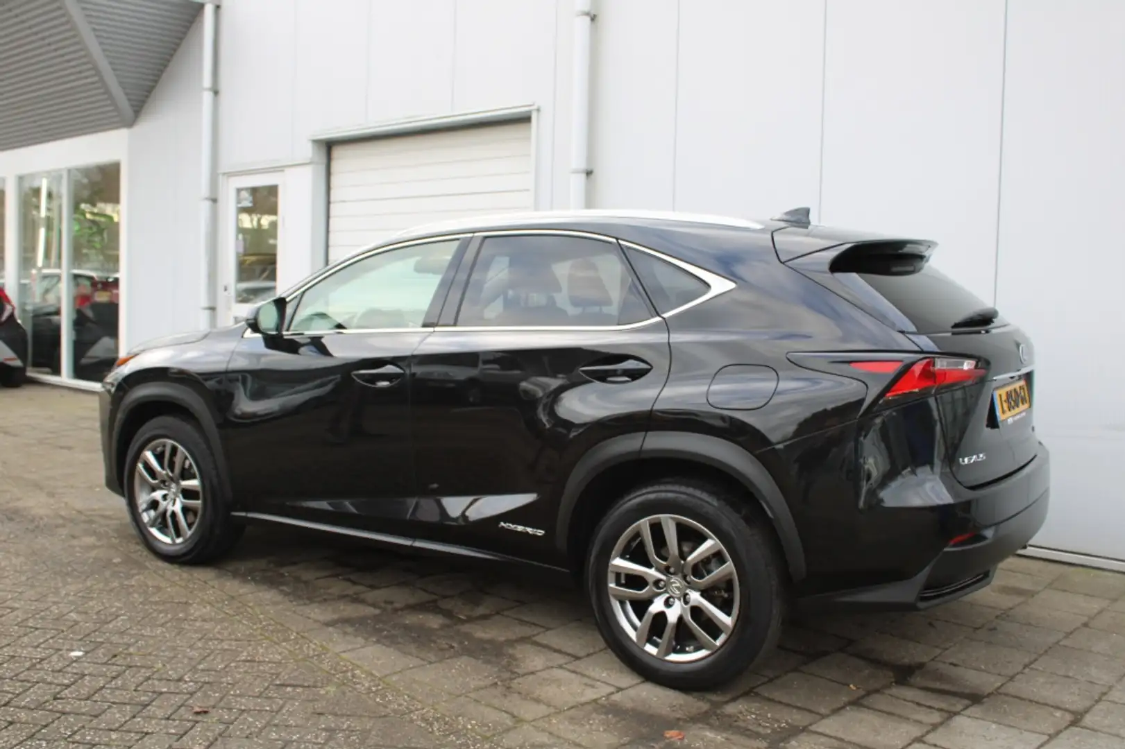 Lexus NX 300h AWD Luxury Line + Elektr.schuifkantel dak Noir - 2