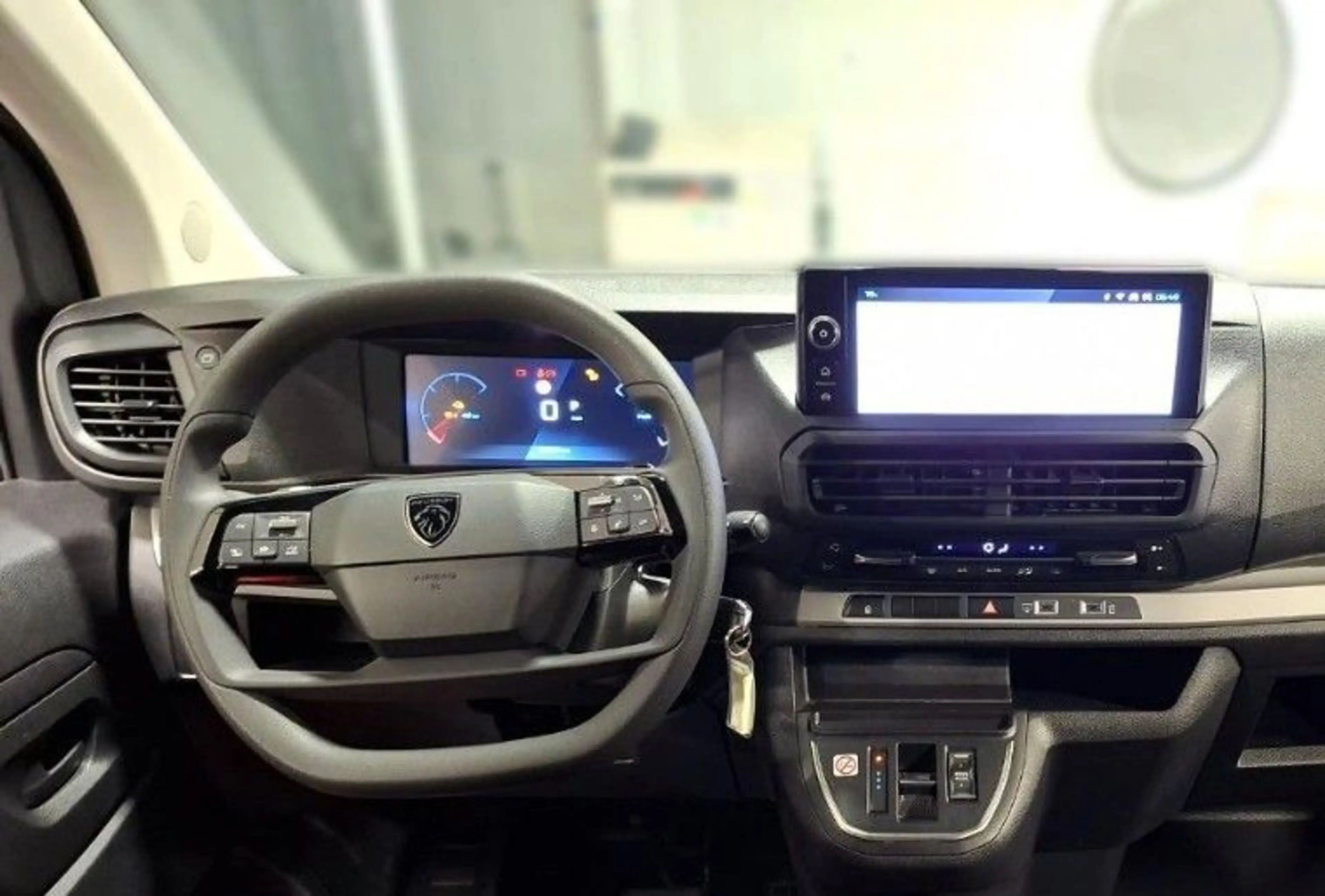 Peugeot Expert Kombi L3 Elektromotor,75 kWh,NAV,9 Sitze — photo 8