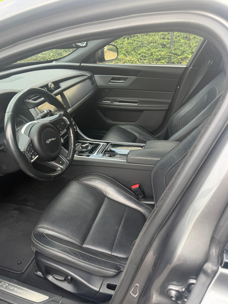 Jaguar XF XF 2.0 D AWD R-Sport (EU6.2) — photo 7