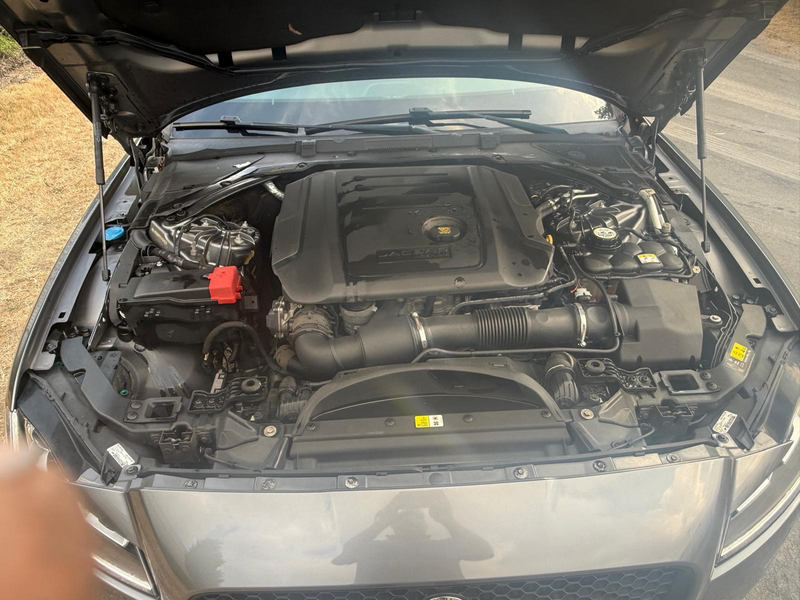 Jaguar XF XF 2.0 D AWD R-Sport (EU6.2) — photo 13