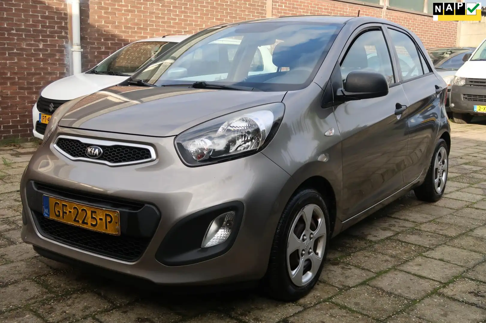 Kia Picanto 1.0 CVVT ComfortLine Gris - 1