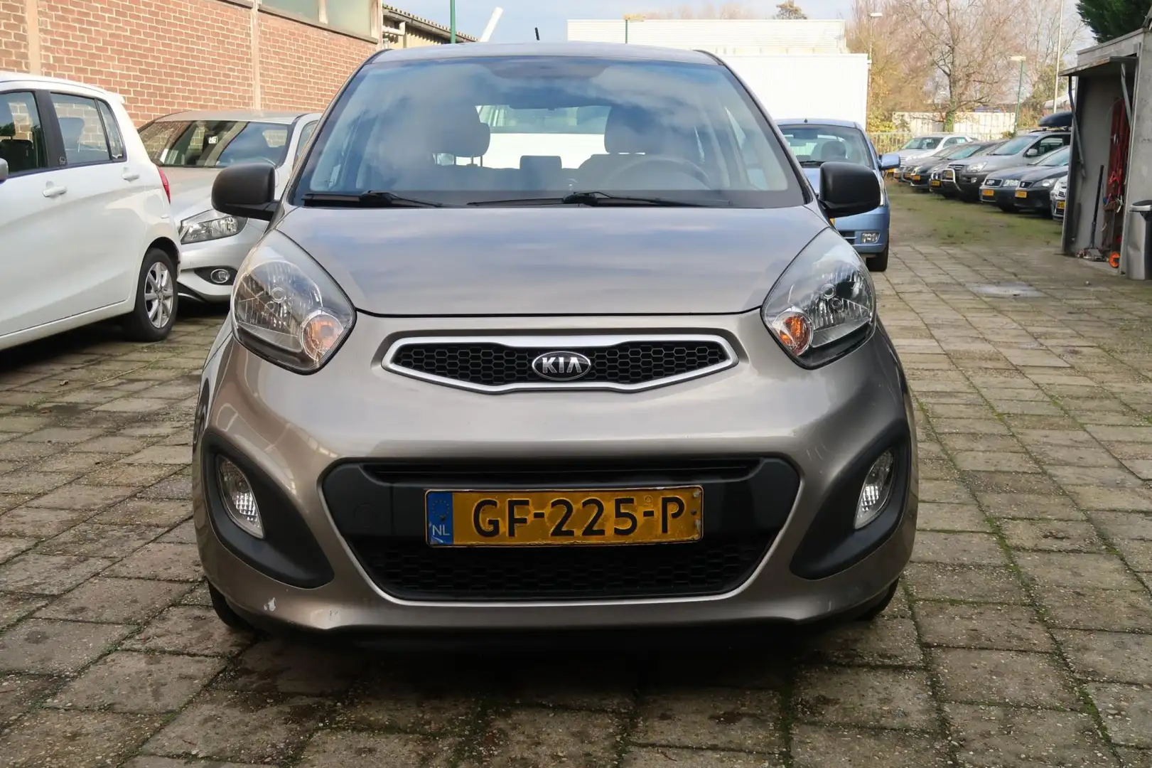 Kia Picanto 1.0 CVVT ComfortLine Gris - 2