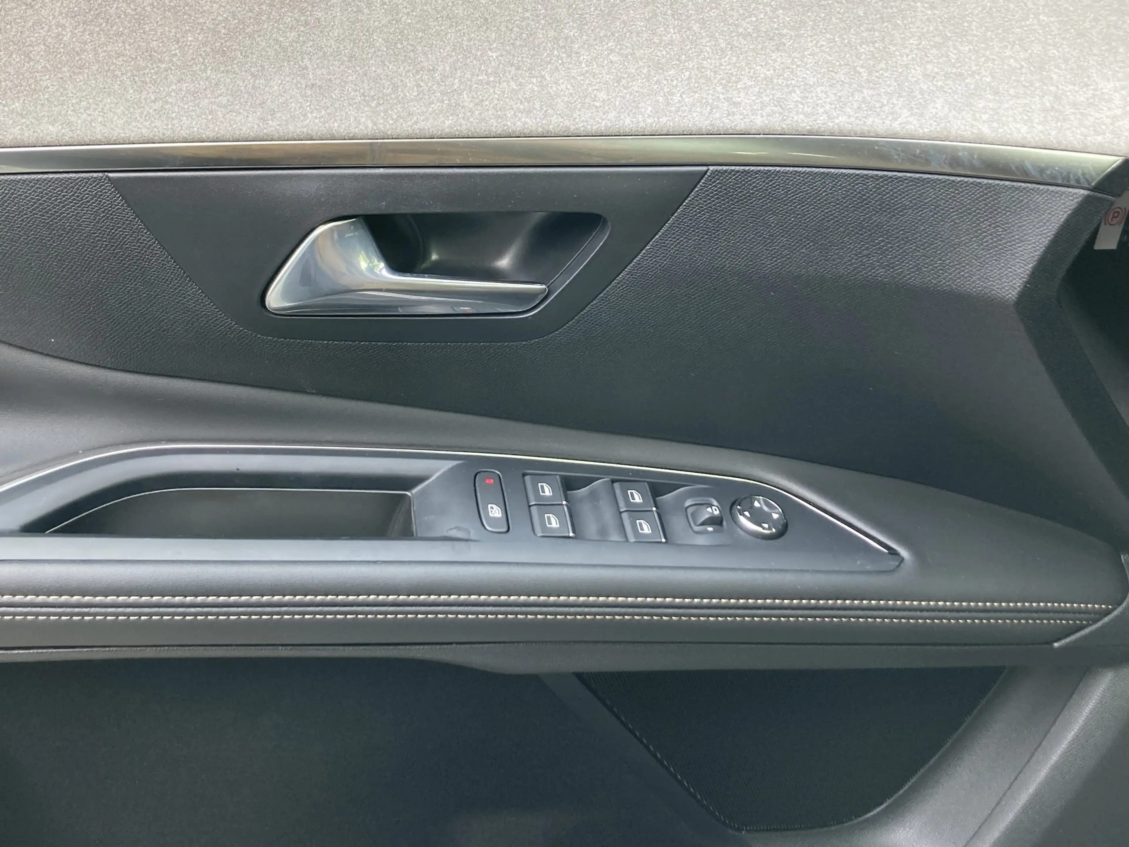 Peugeot 5008 1.2 PureTech 130 GT ACC+NightVision+Kam360 — photo 14
