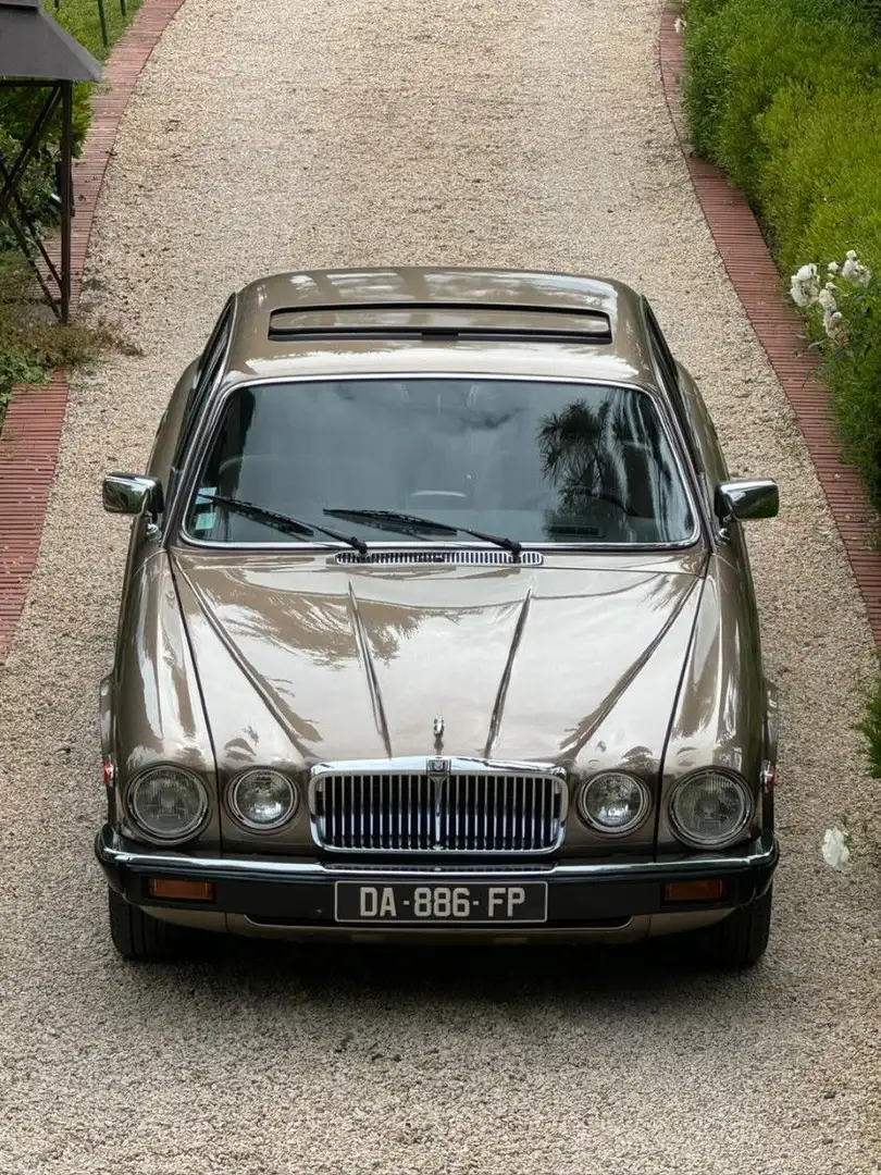 Jaguar XJ 6 VANDEN PLAS de 1986 tres bel etat conservation - 2