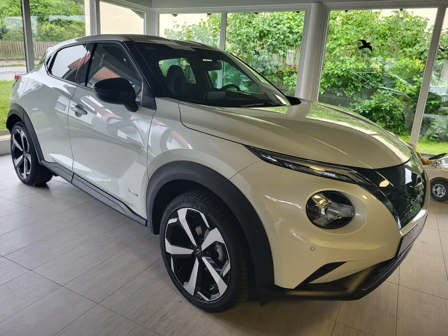 Nissan Juke 1.6 Hybrid 4AMT Tekna Leder Navi Sitzheizung Weiß - 2