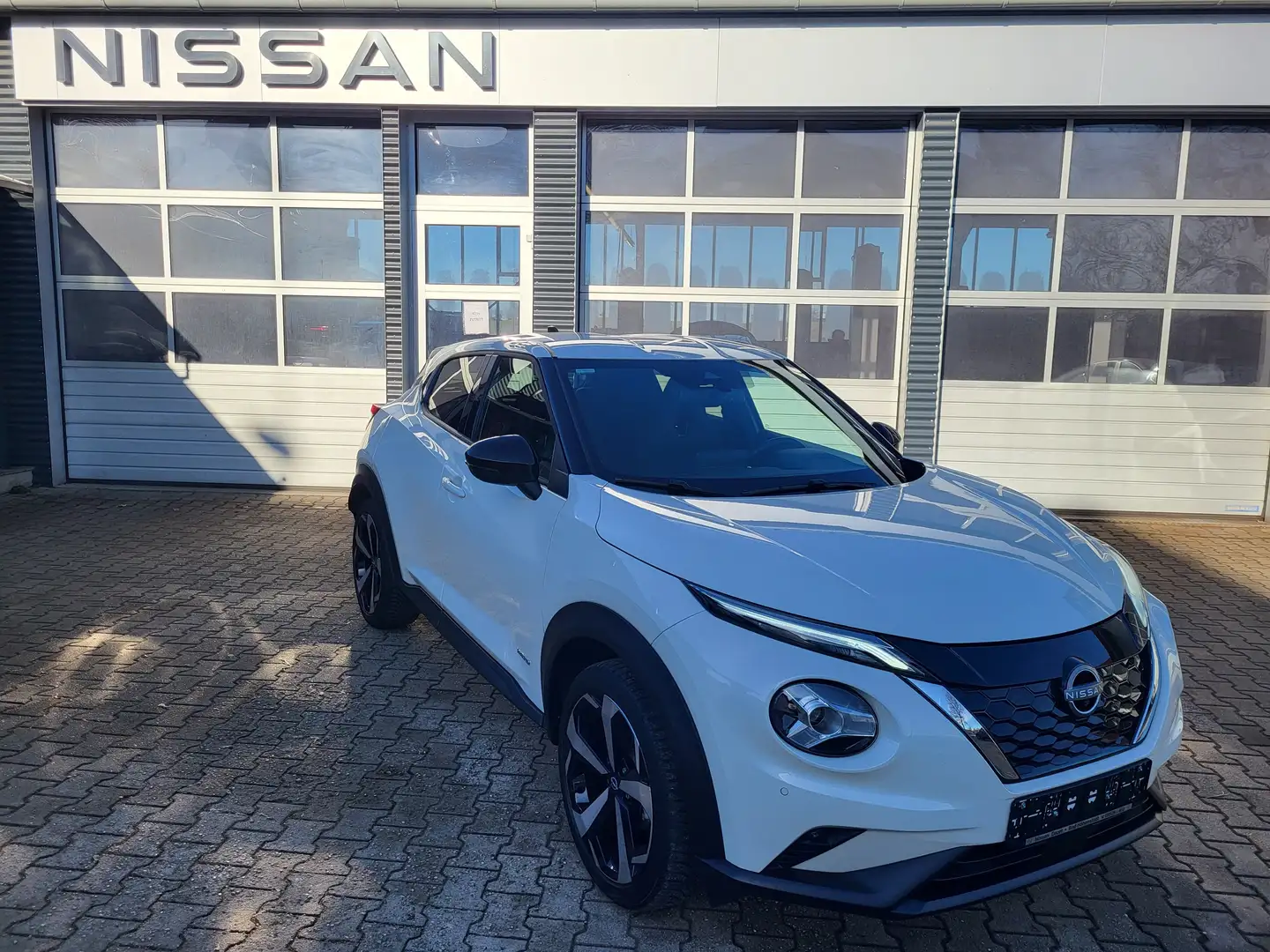 Nissan Juke 1.6 Hybrid 4AMT Tekna Leder Navi Sitzheizung Weiß - 1