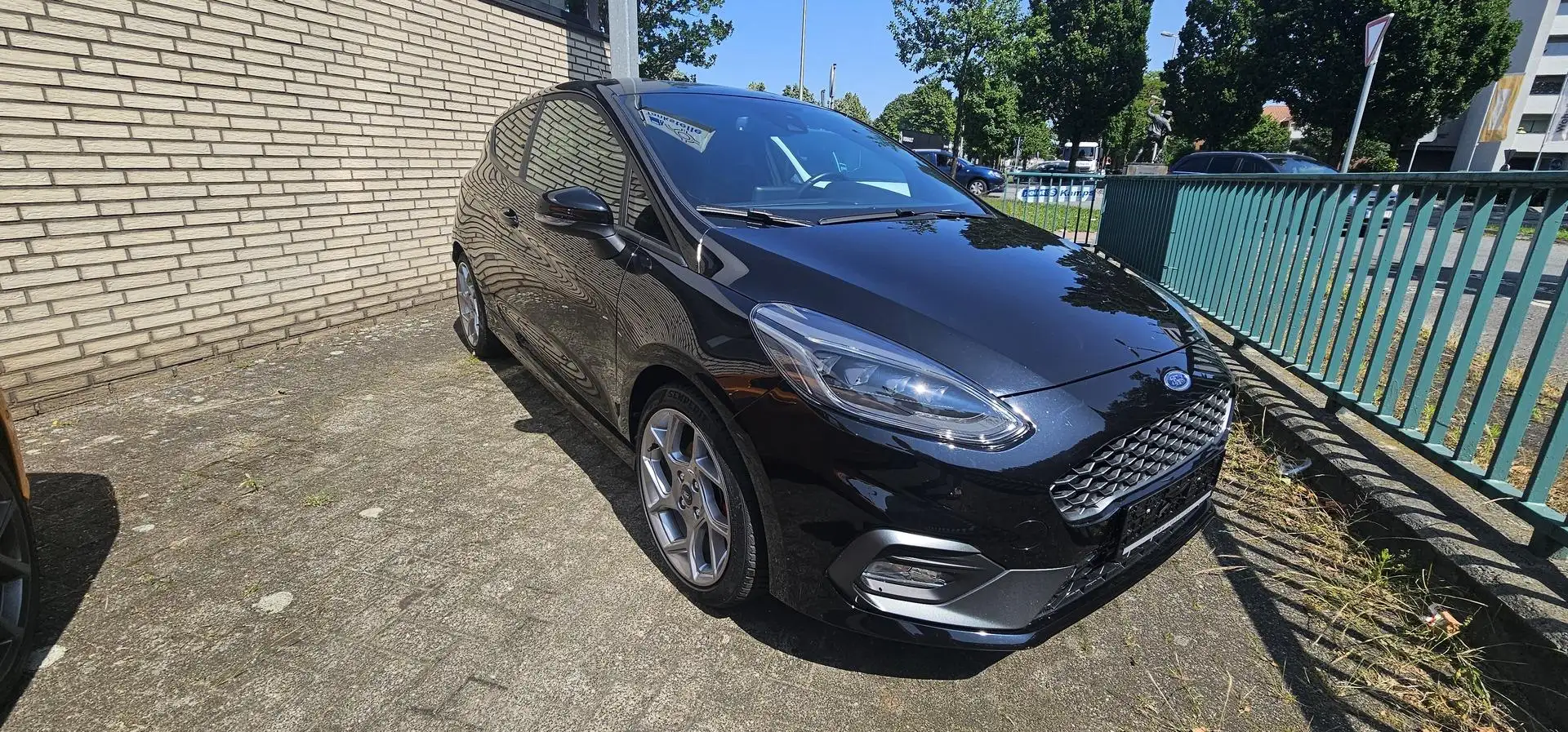 Ford Fiesta 1.5 EcoBoost S&S mit Leder-Exclusiv-Paket ST LED 1 Schwarz - 1
