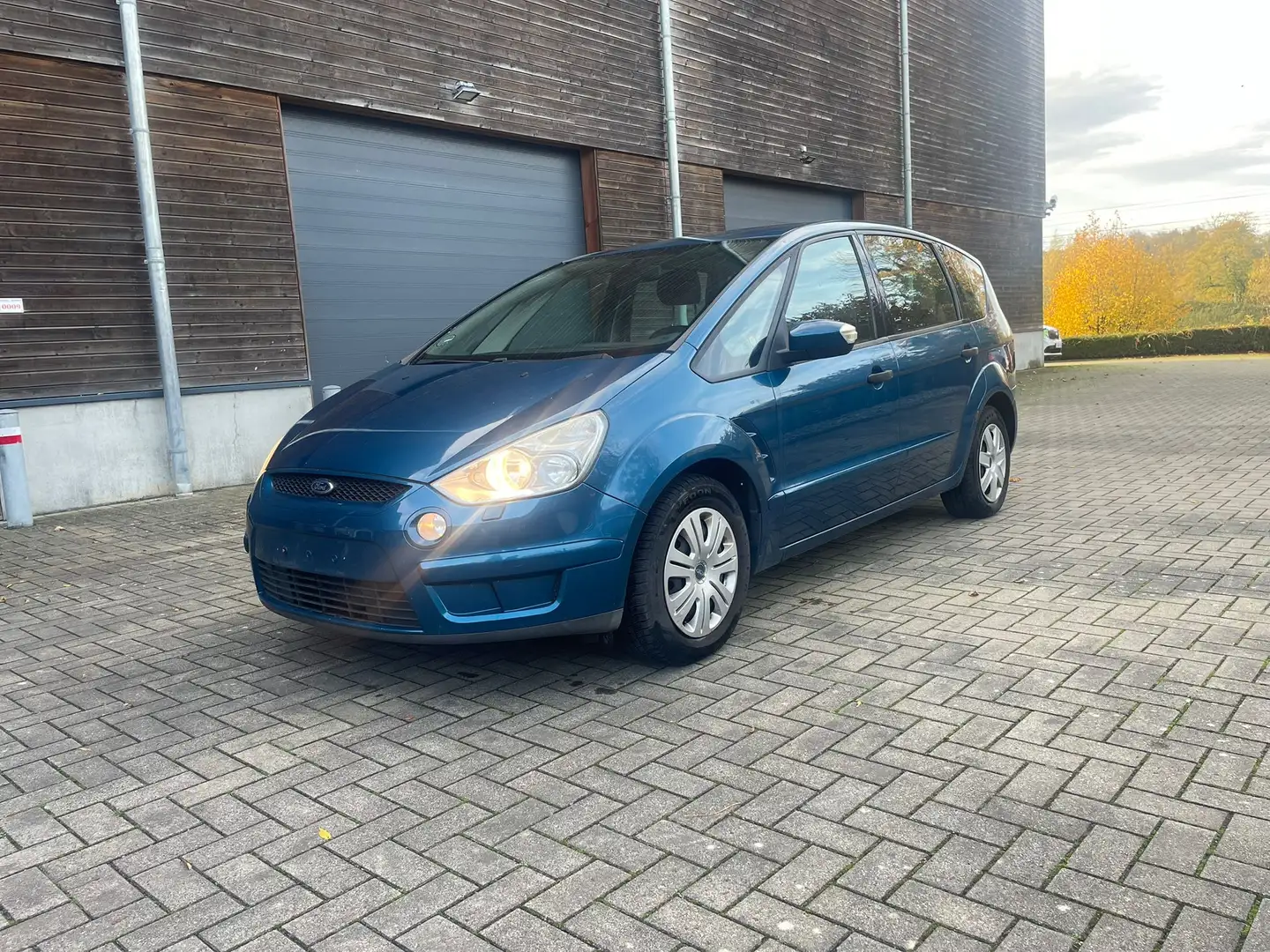 Ford S-Max 2.0 Ambiente - 1