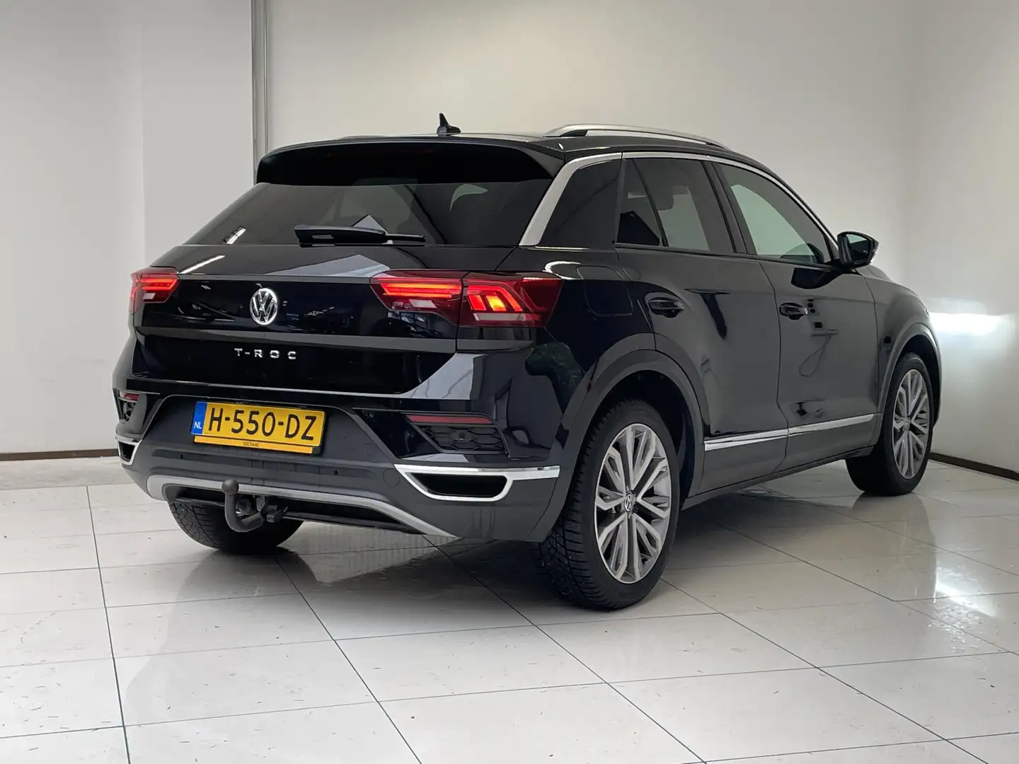 Volkswagen T-Roc 1.5 TSI Sport | 1e-EIG. | ORG.NL | TREKHAAK | CARP Zwart - 2
