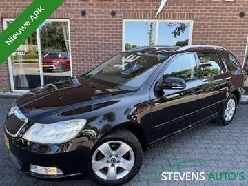 Combi 1.4 TSI Elegance Bns NIEUWE APK / NAVI / CLI