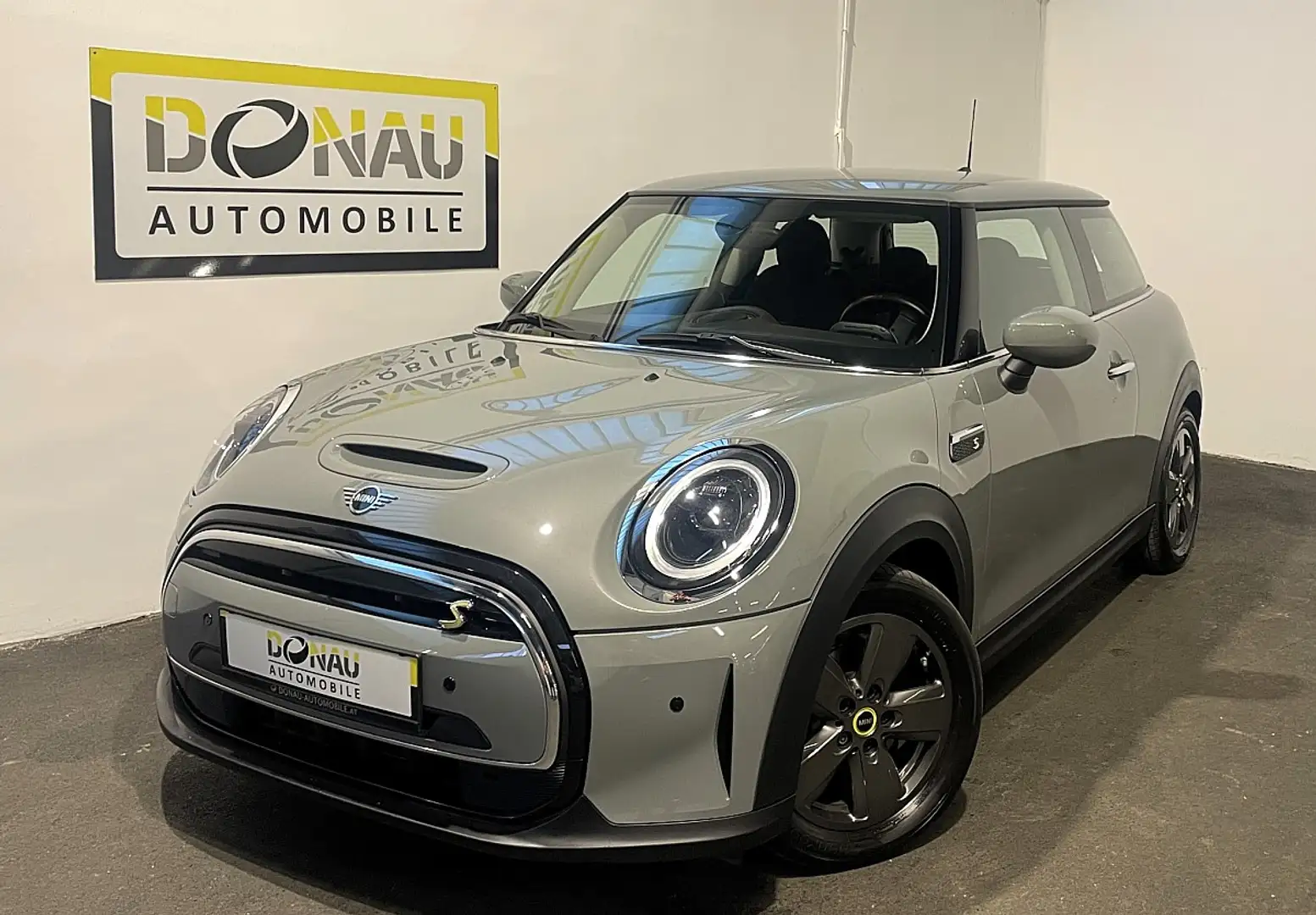 MINI Cooper S MINI Cooper SE 32,6kWh Aut. * LED * Navi * Wärm... Grau - 1