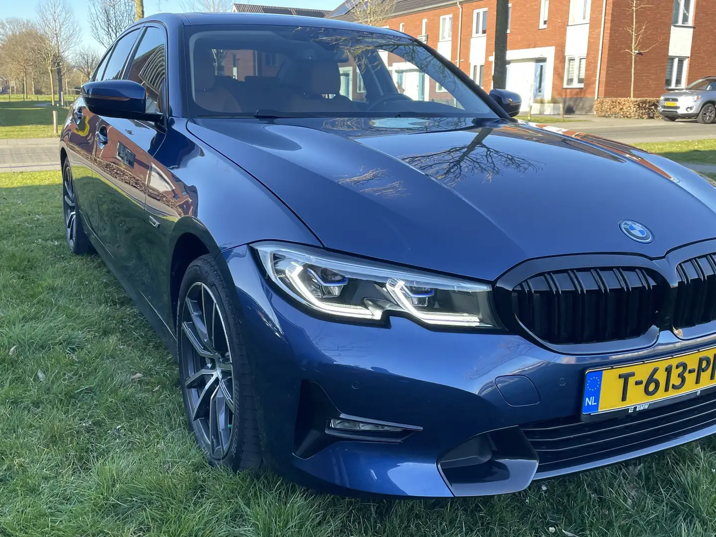 BMW 330 330e Plugin Hybride eDrive limousine edition Blauw - 2