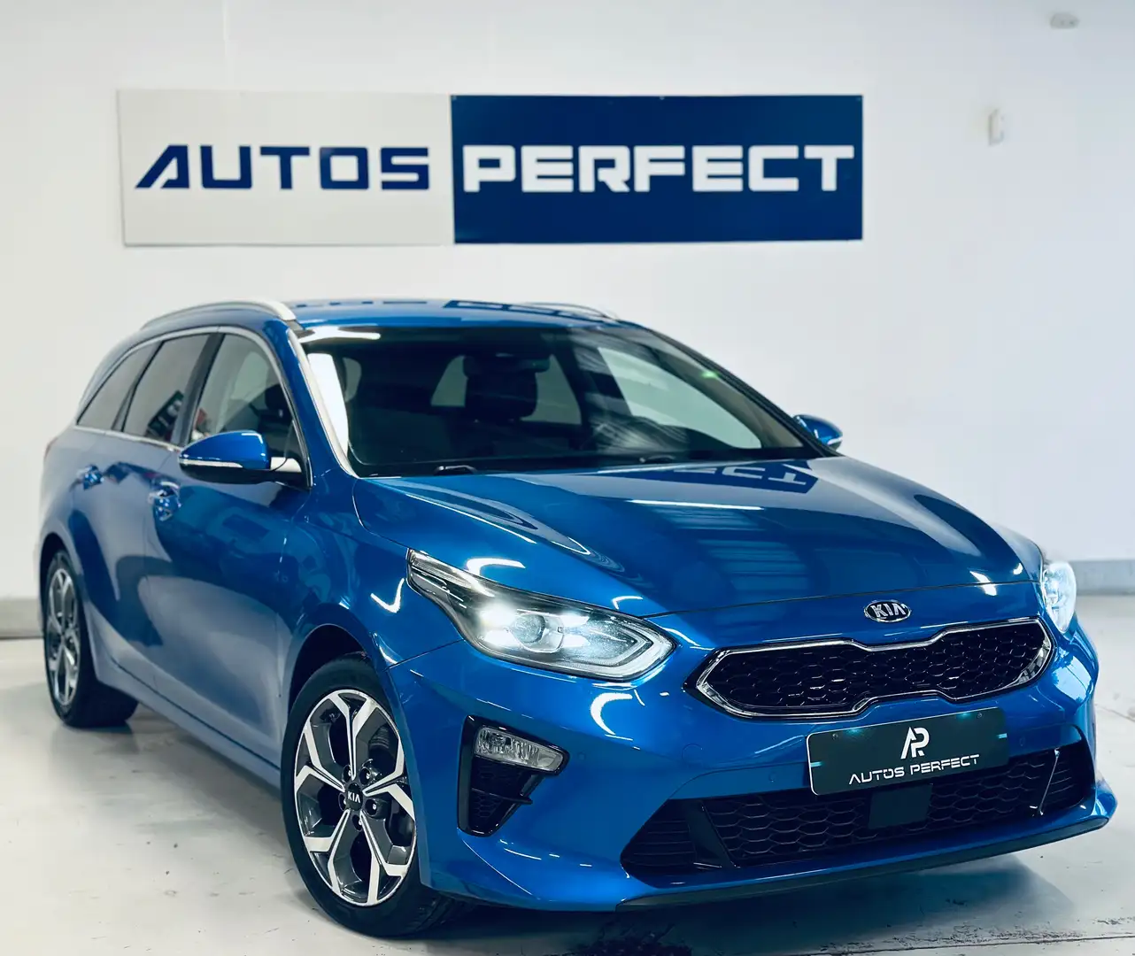 Kia Ceed SW / cee'd SW 1.6 BOITE AUTO CAMERA PDC CARPLAY ISOFIX NAVI REMO Blau - 2