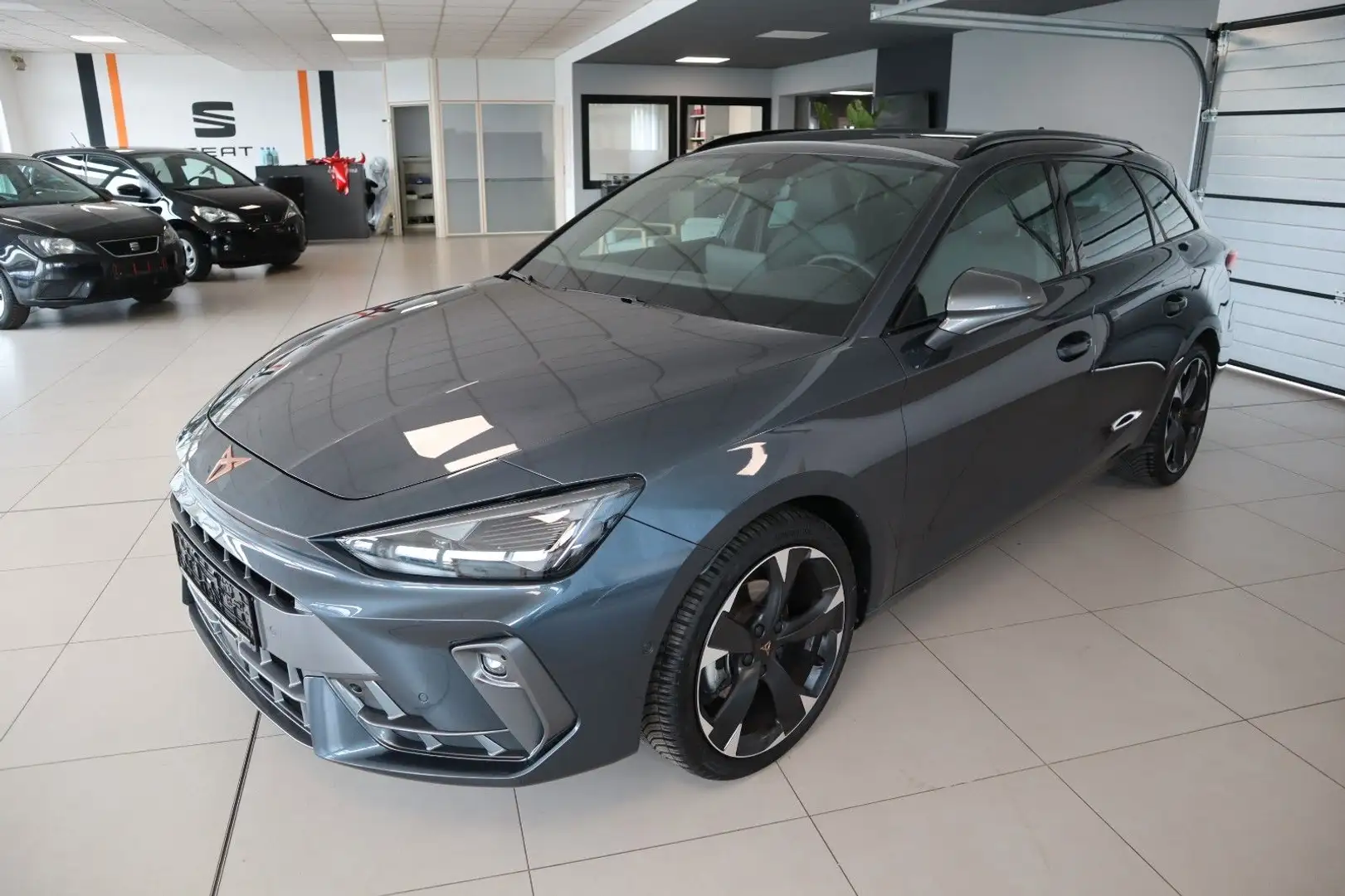 CUPRA Leon Sportstourer/KAMERA/ALLWETTER/DAB/NAVI/LED Grau - 1