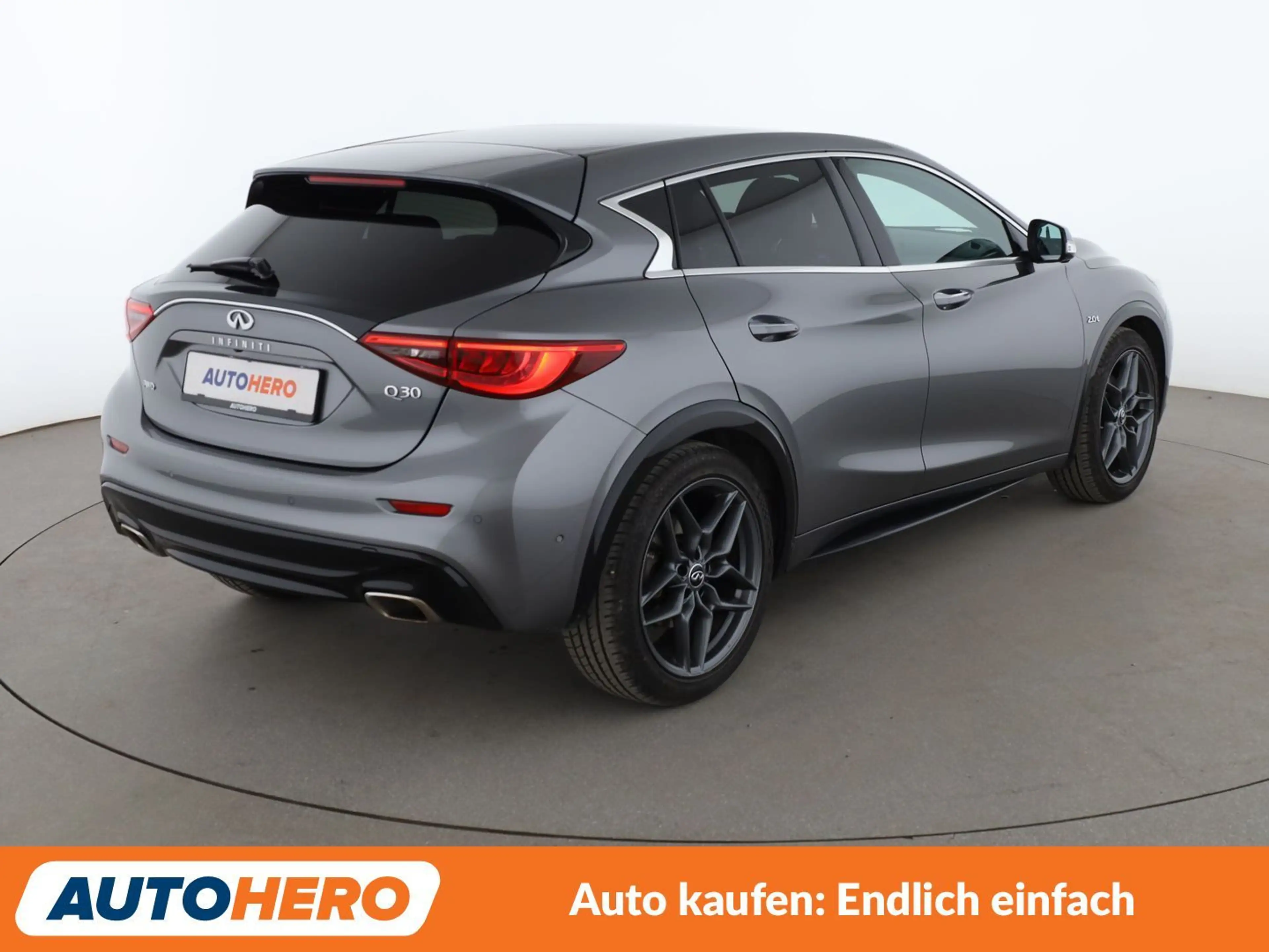 Infiniti Q30 2.0 Turbo Luxe Tech AWD Aut*NAVI*LED*ACC*CAM*PDC* — photo 6
