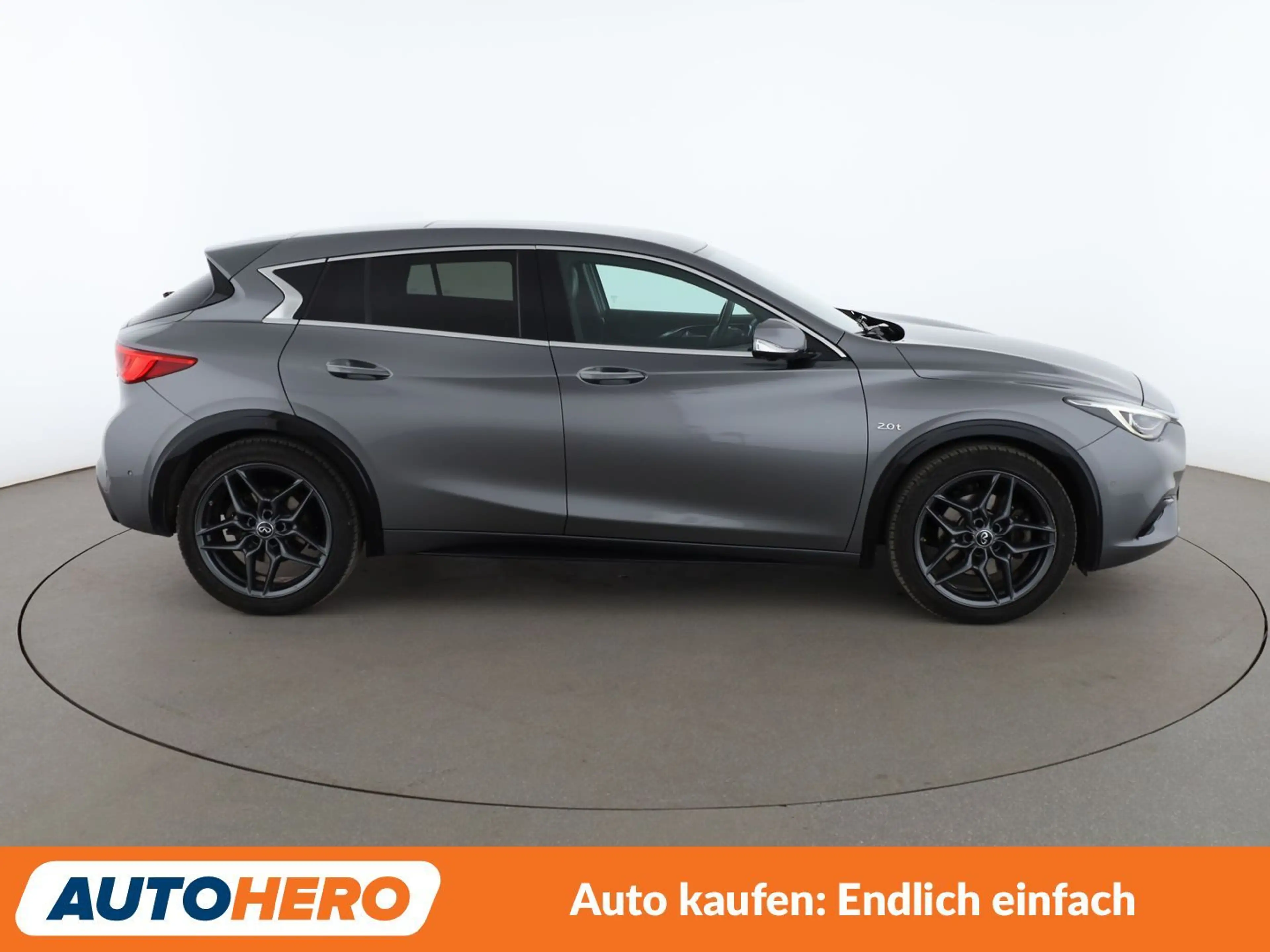Infiniti Q30 2.0 Turbo Luxe Tech AWD Aut*NAVI*LED*ACC*CAM*PDC* — photo 7