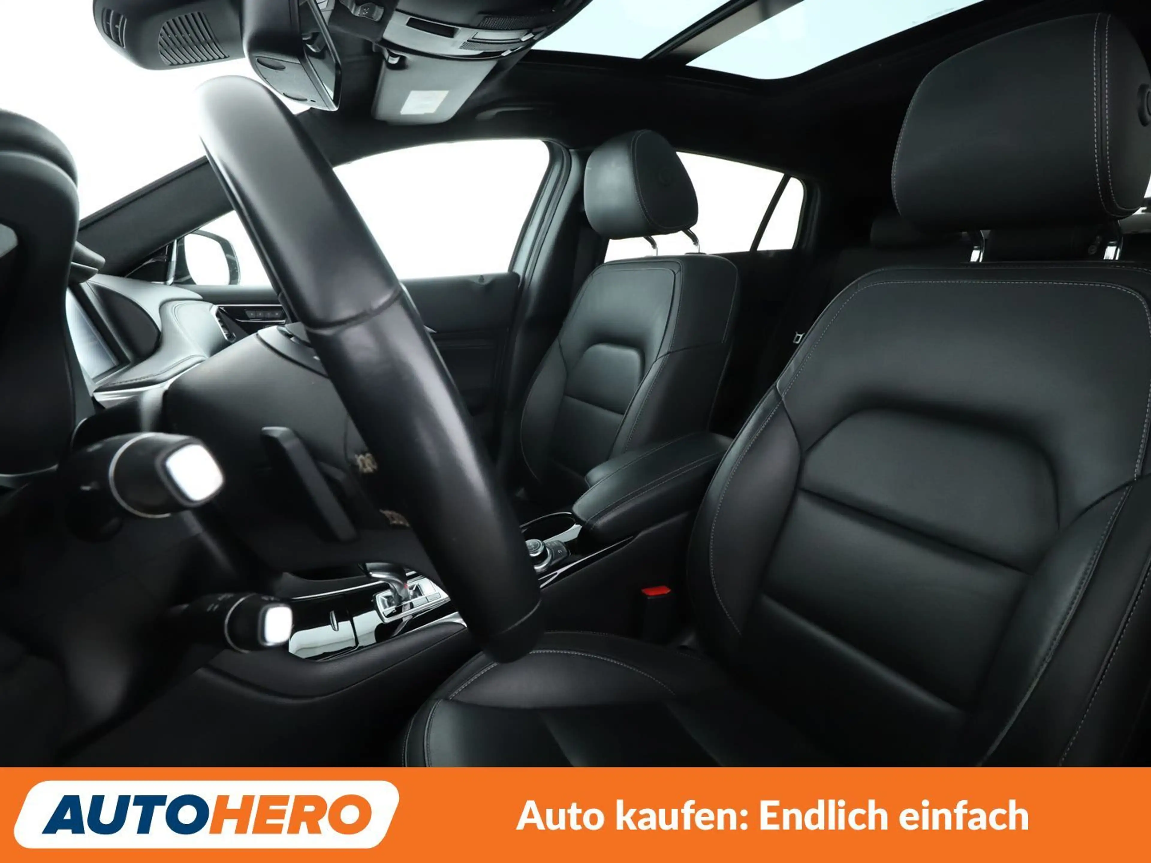Infiniti Q30 2.0 Turbo Luxe Tech AWD Aut*NAVI*LED*ACC*CAM*PDC* — photo 10