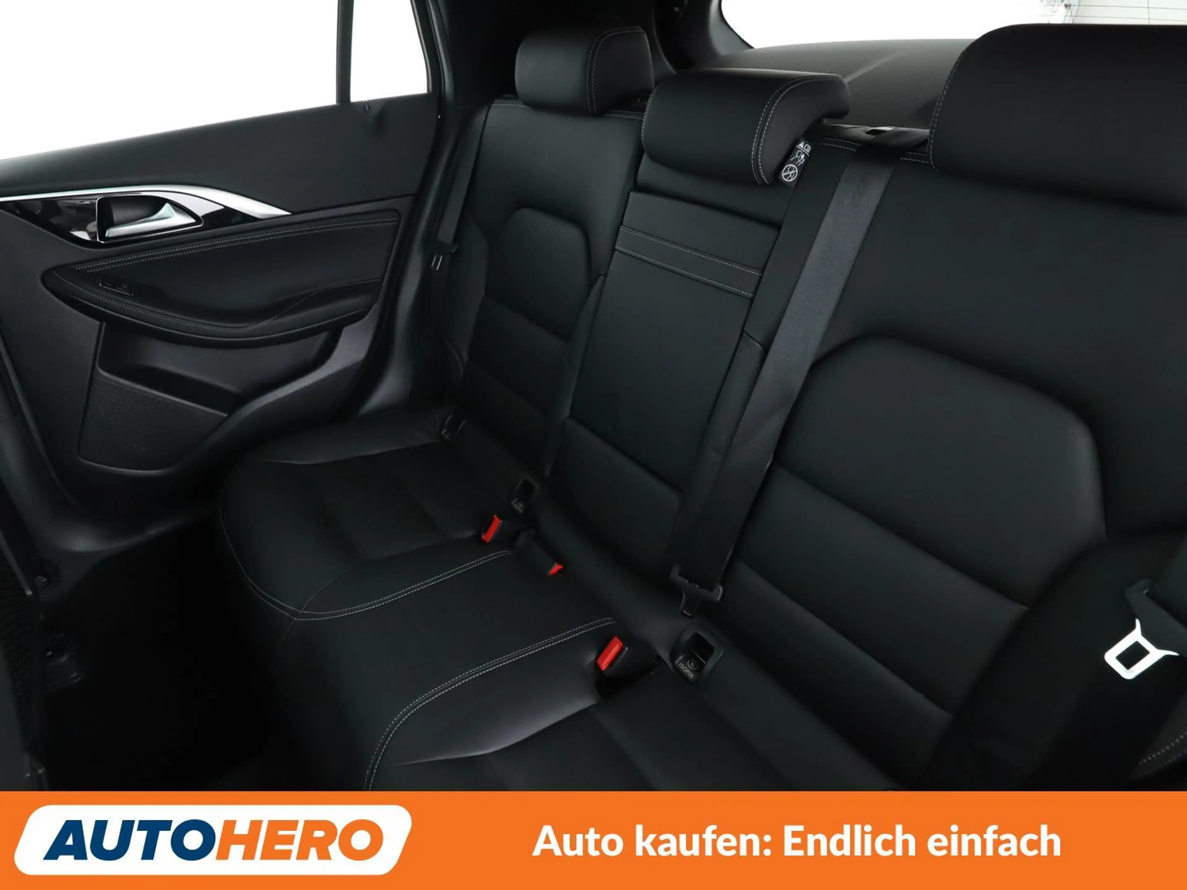 Infiniti Q30 2.0 Turbo Luxe Tech AWD Aut*NAVI*LED*ACC*CAM*PDC* — photo 14