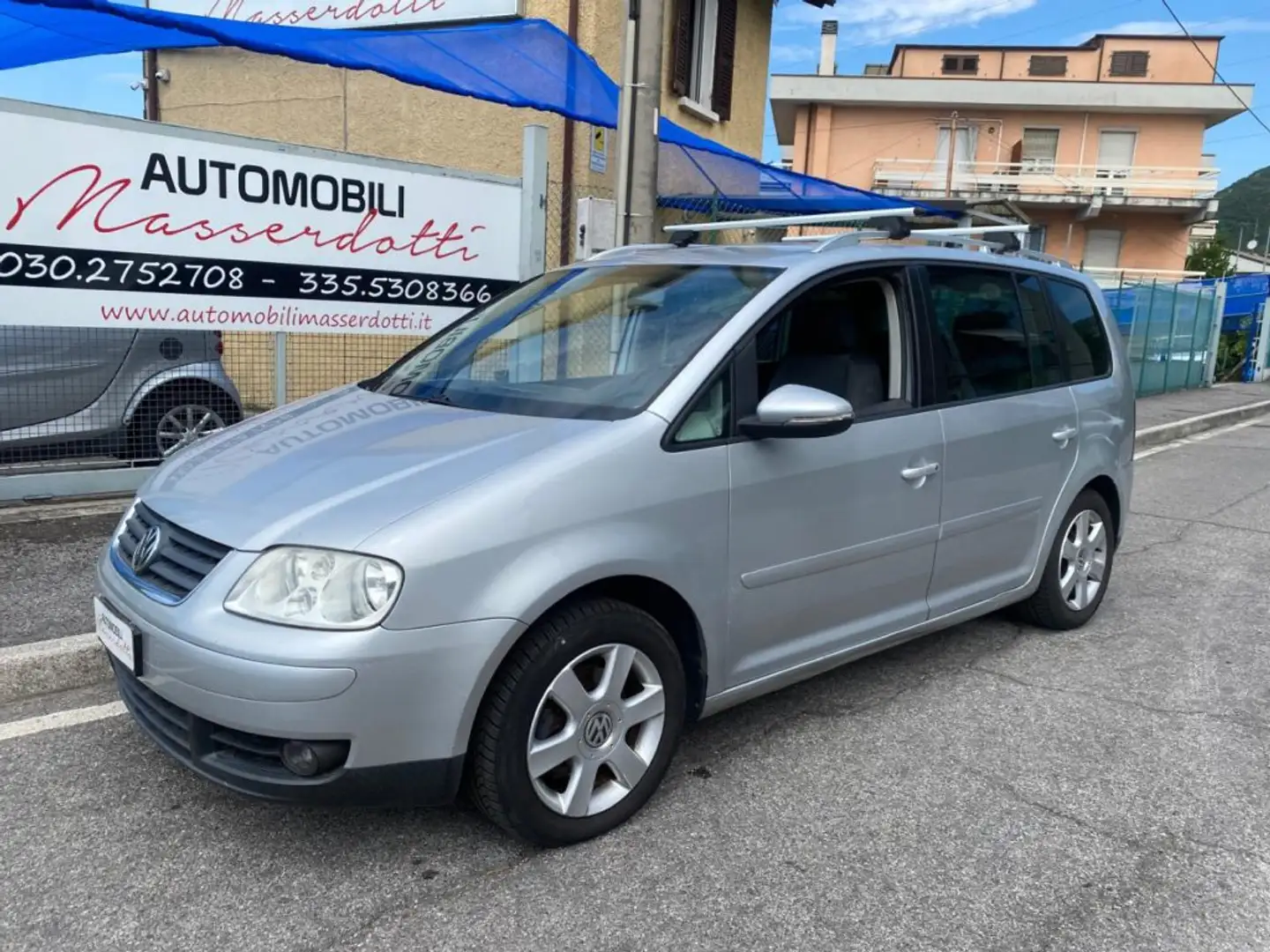 Volkswagen Touran 1.6 16V FSI Highline Zilver - 1