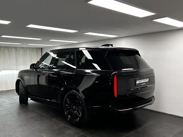 Land Rover Range Rover view 3