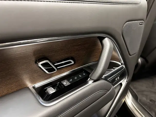 Land Rover Range Rover view 15
