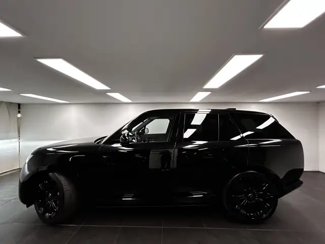 Land Rover Range Rover view 2