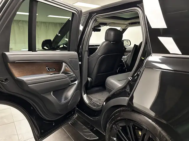 Land Rover Range Rover view 14