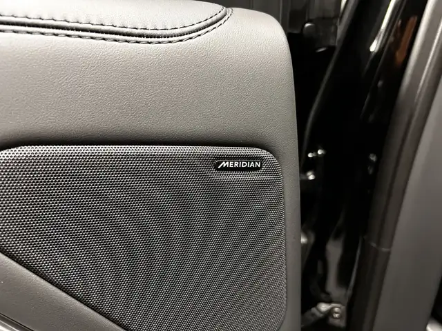 Land Rover Range Rover view 16