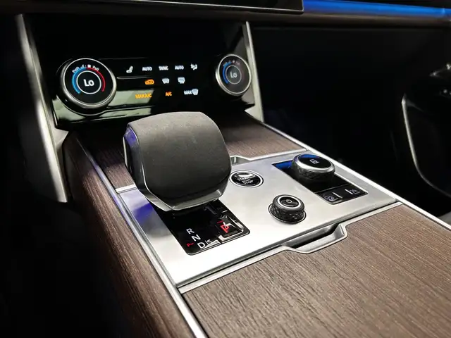 Land Rover Range Rover view 22