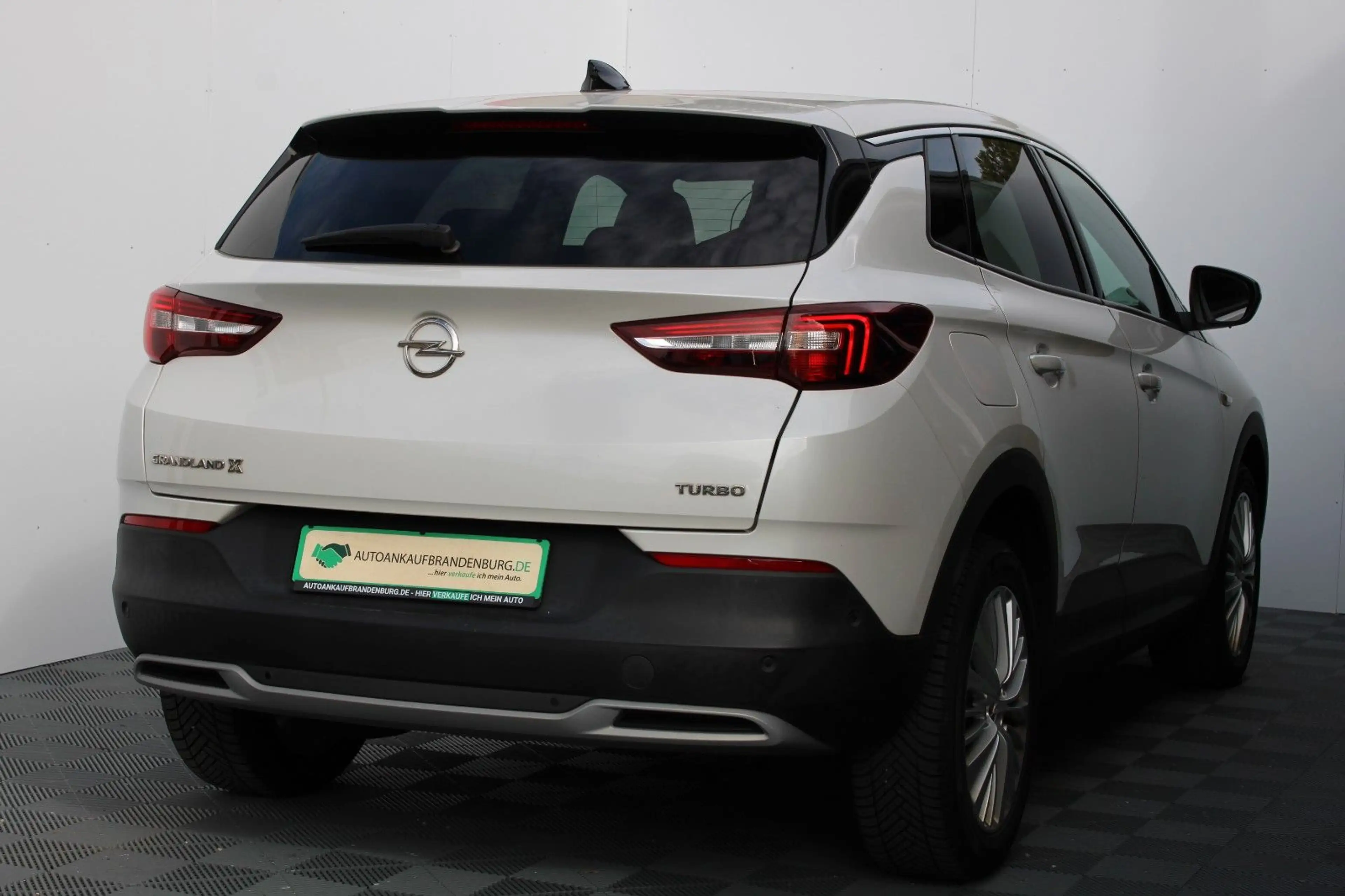 Opel Grandland X — photo 9