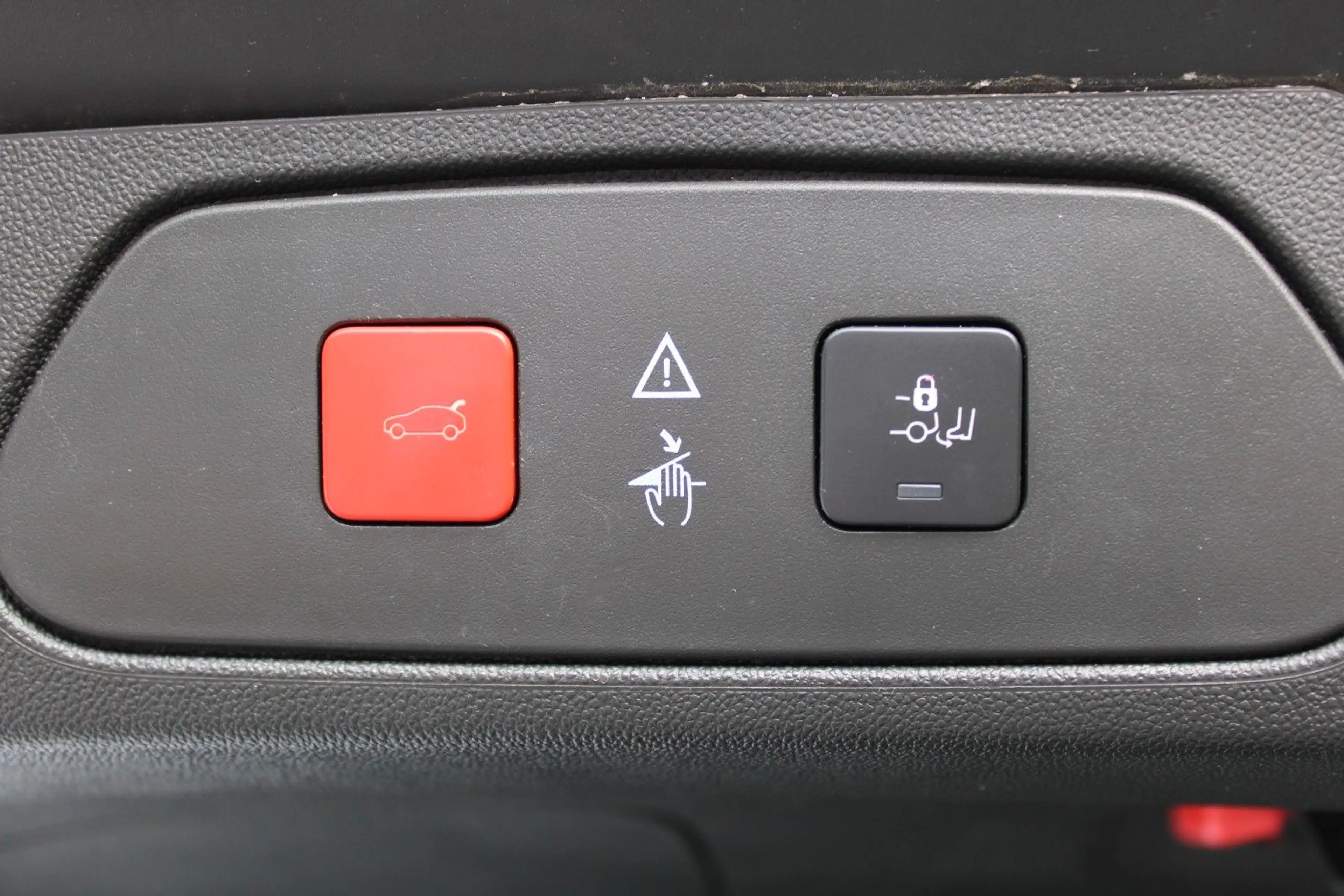 Opel Grandland X — photo 14