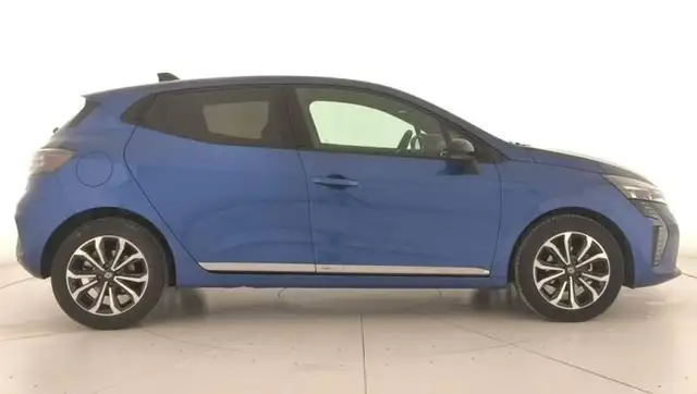 Renault Clio view 4
