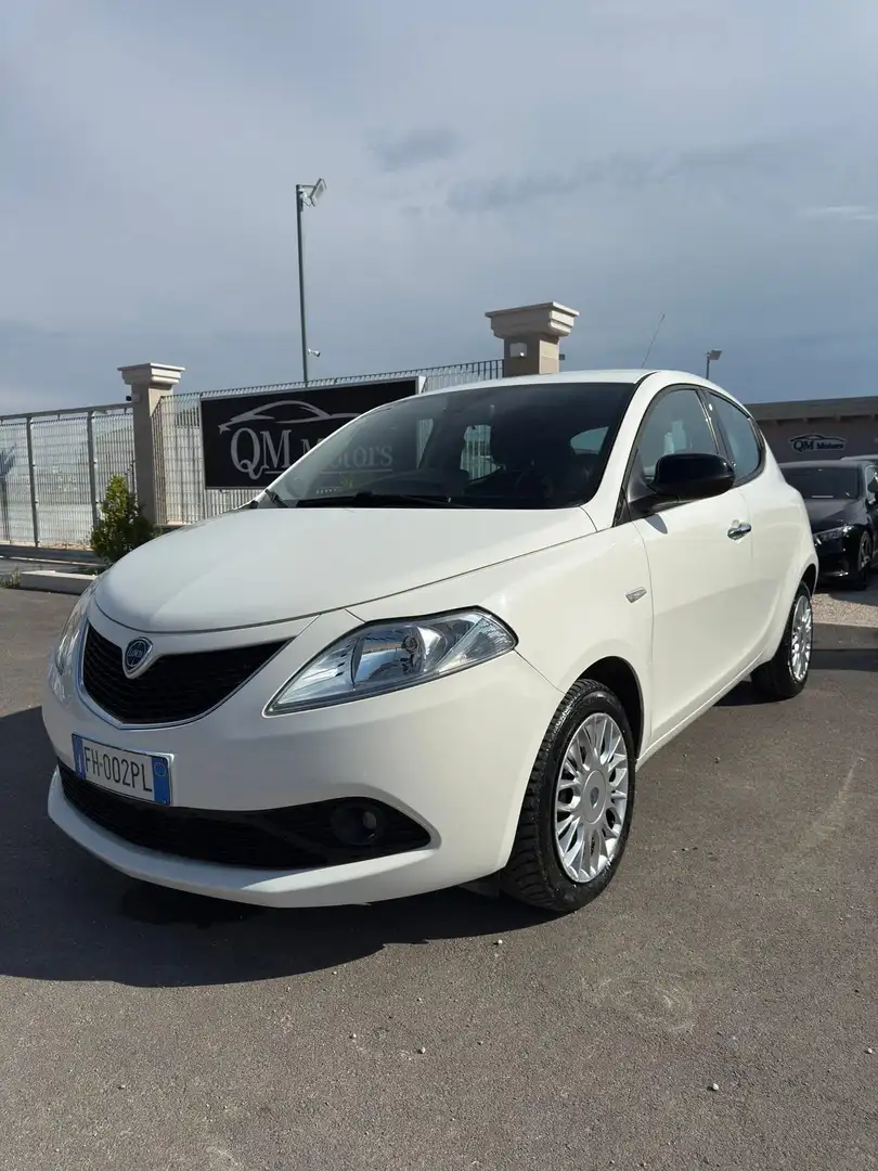Lancia Ypsilon 1.3 mjt Platinum s&s 95cv Bianco - 1