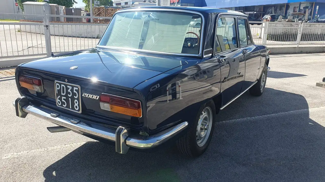 Alfa Romeo 2000 berlina, foto 4