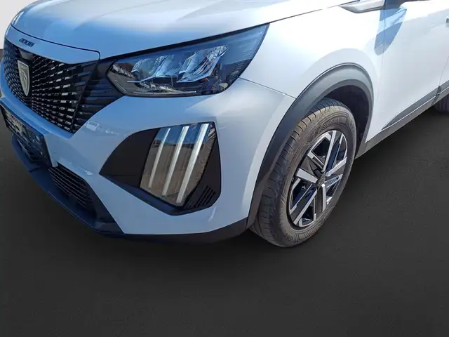 Peugeot 2008 view 9