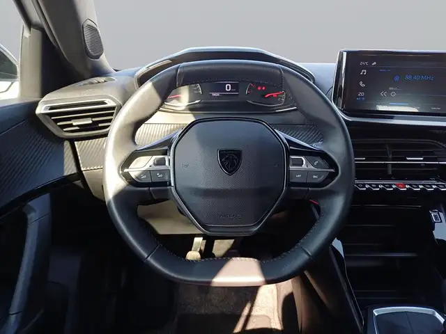 Peugeot 2008 view 13