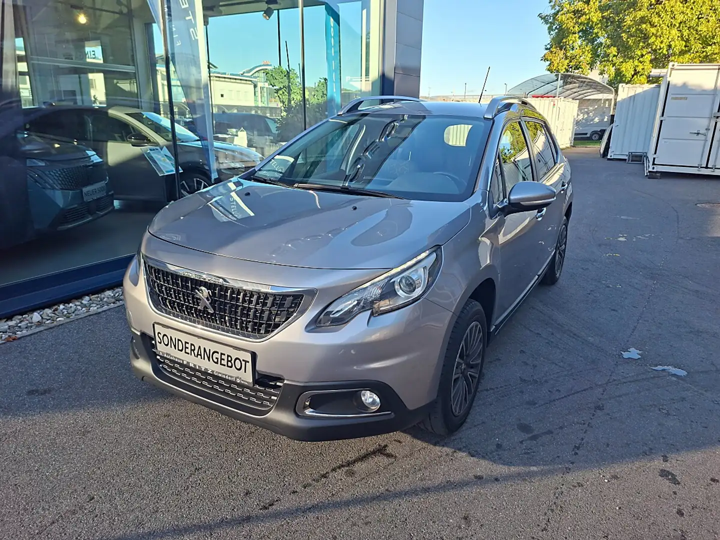 Peugeot 2008 1,2 VTi Active "inkl. Winterreifen" Grau - 1