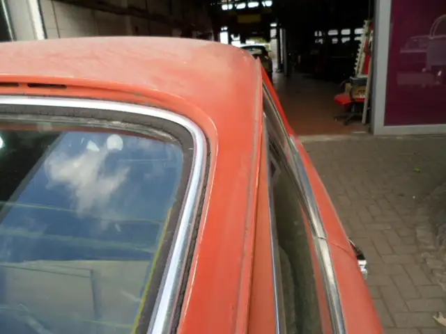 Porsche 911 view 11