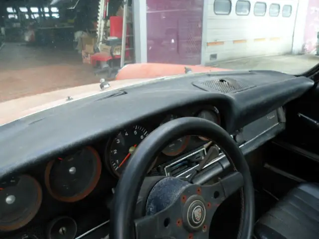 Porsche 911 view 8