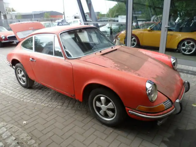 Porsche 911 main image