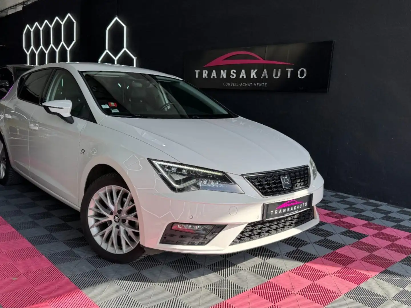 SEAT Leon My Canal 110 ch 1.2 TSI ~ Radar AV/AR ~ Bluetooth  Blanc - 1