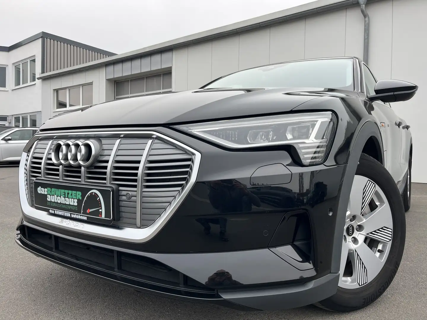 Audi e-tron quattro 152€ m. 20% Anzahlung 71kWhHead Up AHK V Schwarz - 1