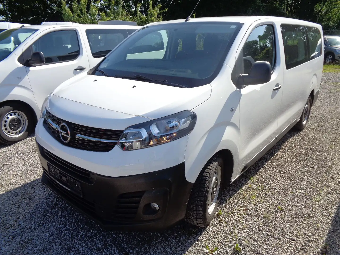 Opel Vivaro 1.5 D Kombi Edition L3H1 1.Hand Weiß - 1