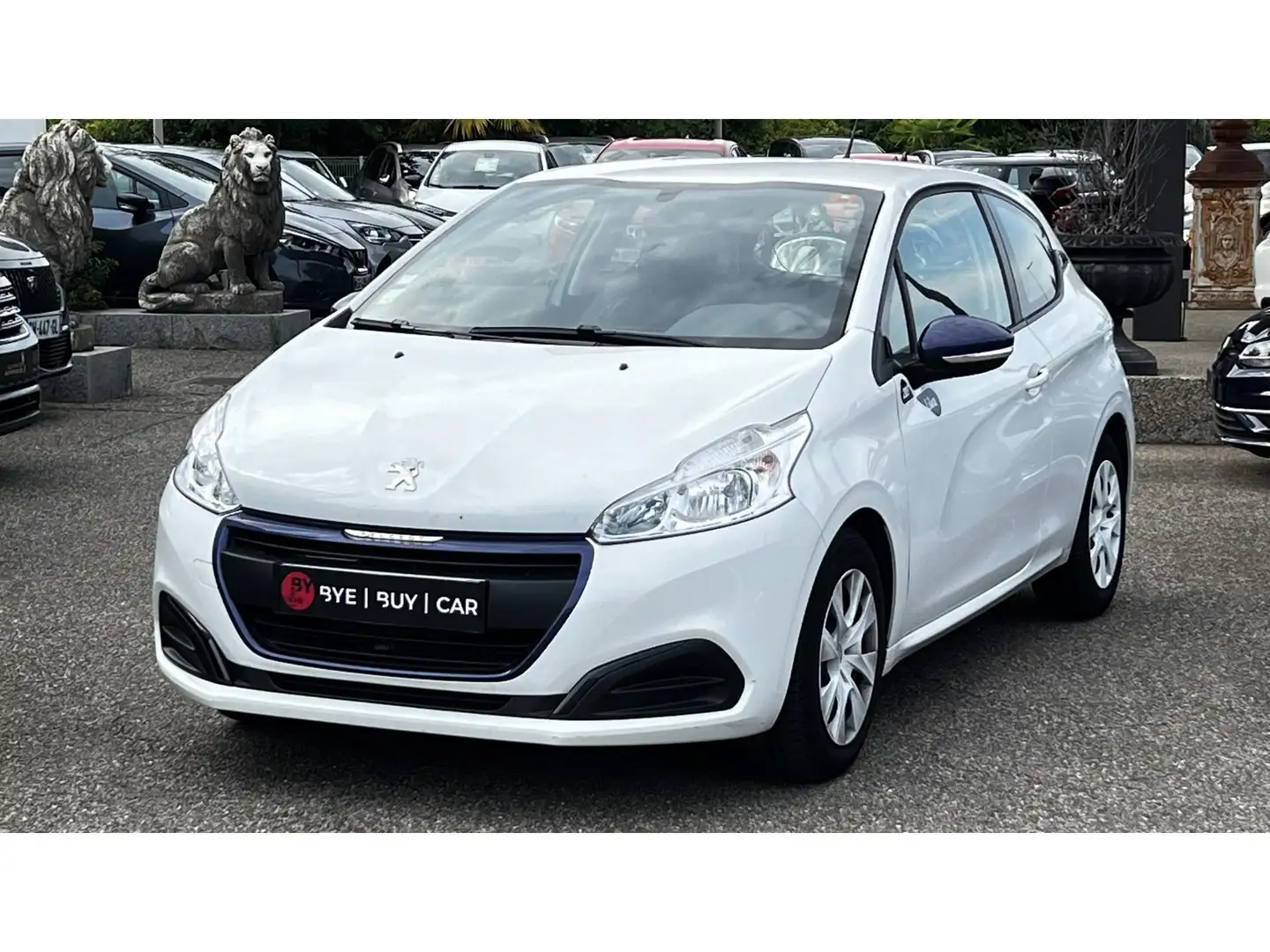 Peugeot 208 1.0i vti 12V - 68  BERLINE Like - GARANTIE 12 MOIS Weiß - 1